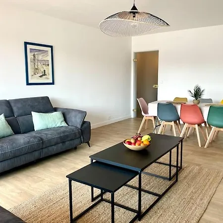 Vue Port De Plaisance : Le Voilier Apartment