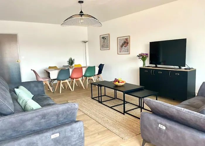 Vue Port De Plaisance : Le Voilier * La Baule-Escoublac