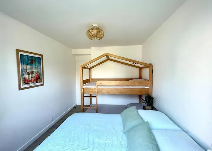 Vue Port De Plaisance : Le Voilier Apartment *