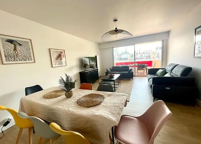 Apartment Vue Port De Plaisance : Le Voilier