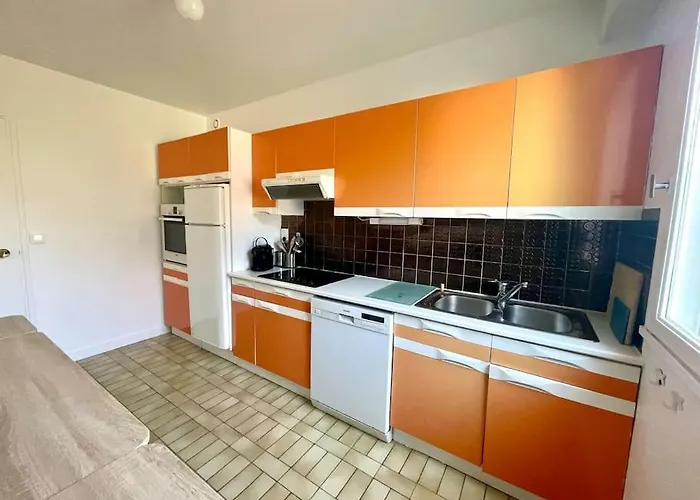 Vue Port De Plaisance : Le Voilier La Baule-Escoublac